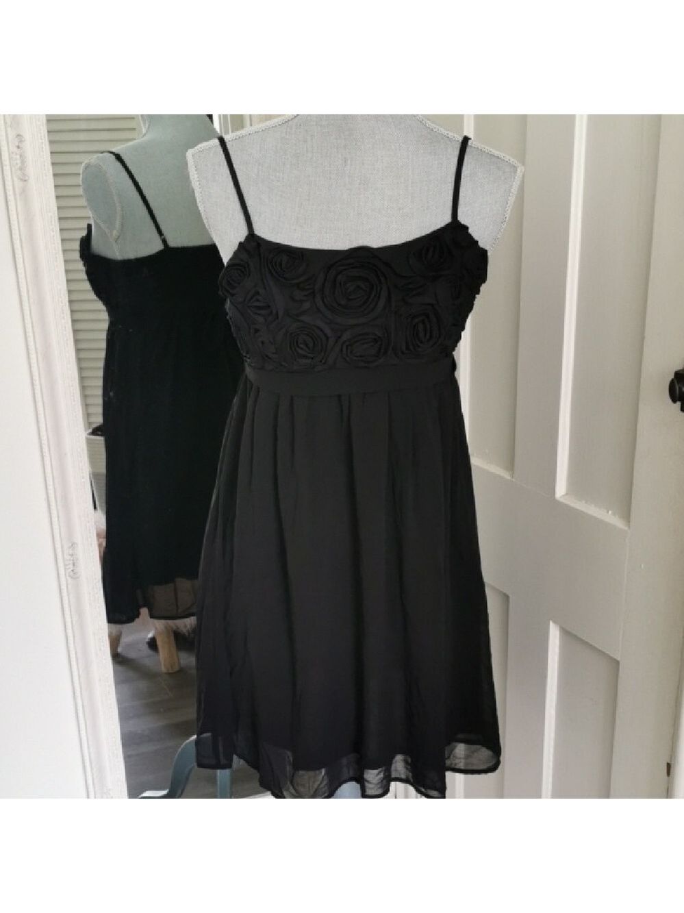 NWT XX1 black rosette romantic midi cocktail dress. Size M